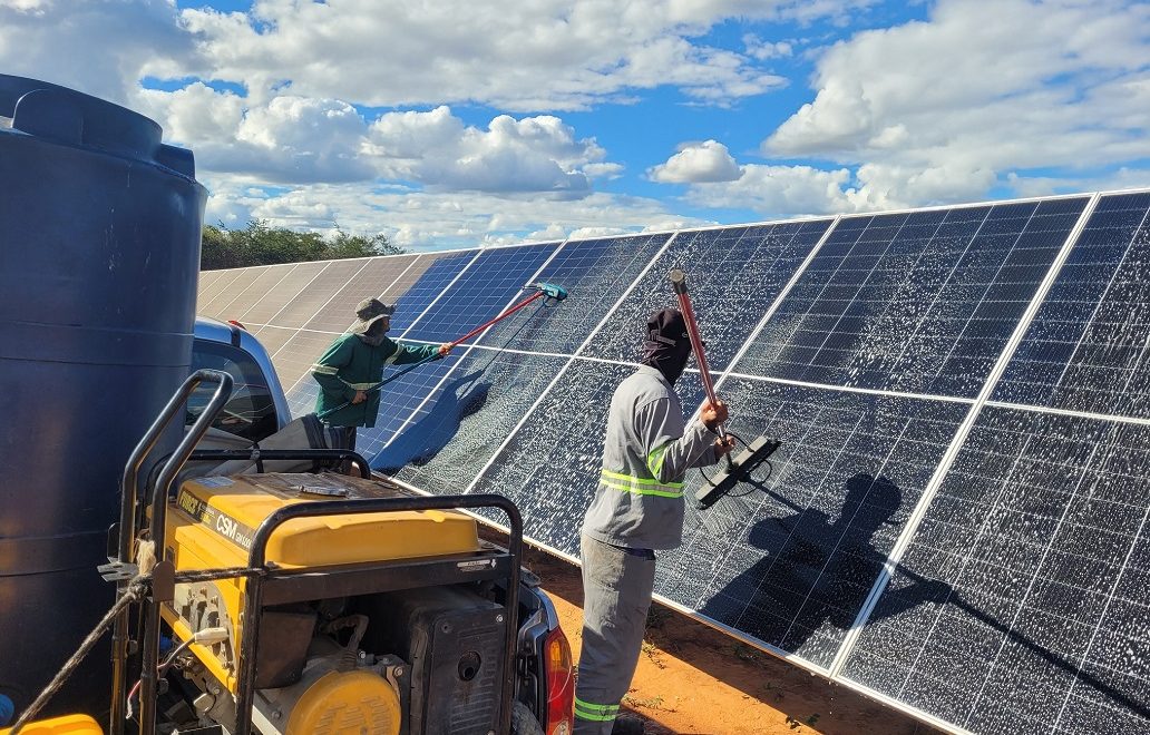 Empresas diversificam serviços para atender demanda por placas solares - Fitec Tec News